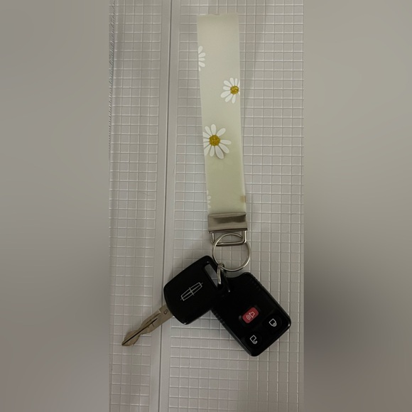 Floral Keychain Wristlet pick one - Picture 7 of 14